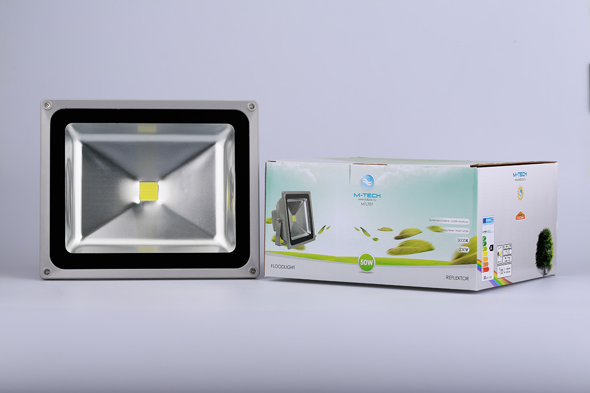 M-Tech 50W 4500lm, 230V, IP65, 3000K, meleg fehér reflektor MTL707