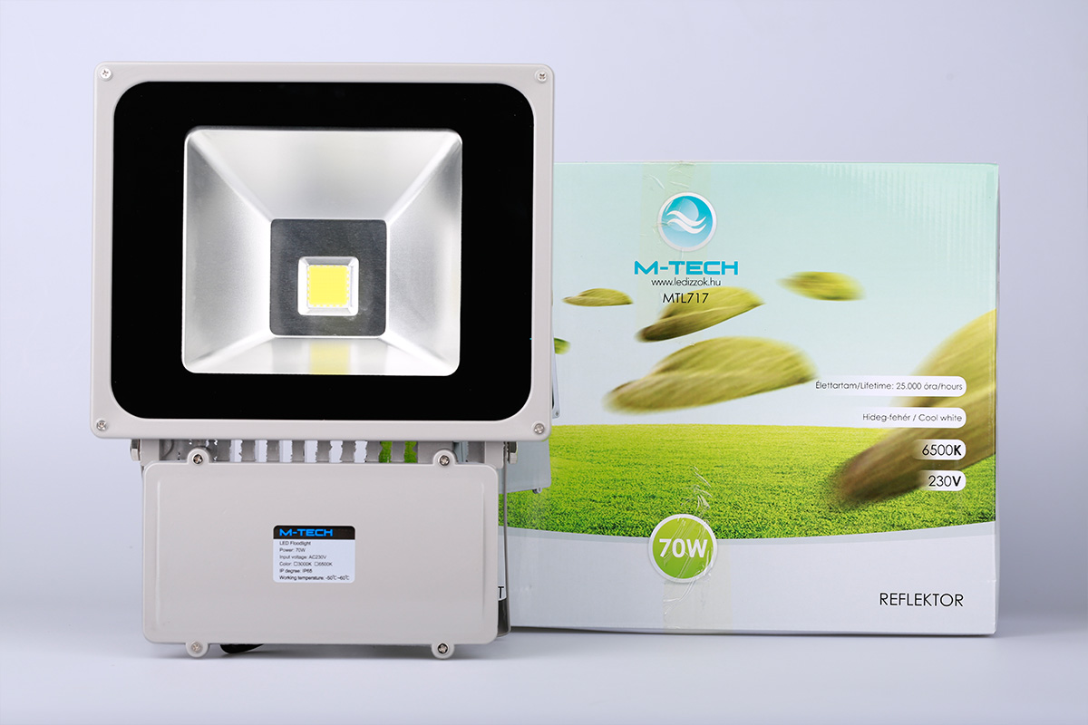 M-Tech 70W 6300lm, 230V, IP65, 6500K, hideg fehér reflektor MTL717