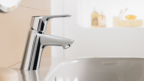 Hansgrohe Focus Egykaros mosdócsaptelep 70 lefolyó-garnitúra nélkül LowFlow 3,5 liter/perc 31952 000 (31952000)