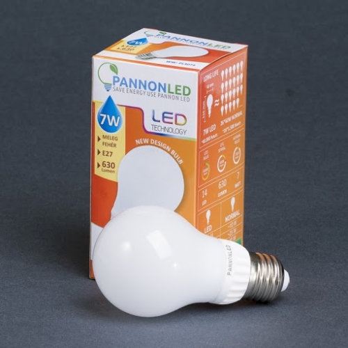 Pannonled E27 Gömb 7Watt ( Új Design - 300°) WW 630 Lm (melegfehér) (3073)