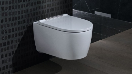Geberit ONE fali WC mélyöblítésű, TurboFlush, WC-ülőkével fényes króm betéttel 500.202.01.1