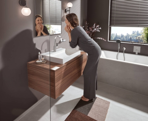 Hansgrohe Vivenis egykaros mosdócsaptelep 210, elforgatható kifolyóval lefolyógarnitúra nélkül 75032000