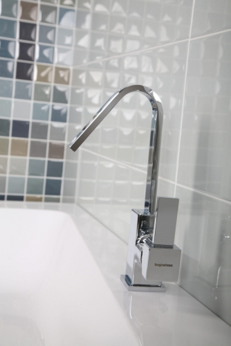 Bugnatese Inside mosdócsaptelep leeresztő nélkül, szálcsiszolt nikkel 9213SNS