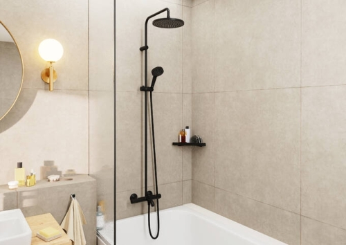 Hansgrohe Vernis Blend Showerpipe 240, 1jet kádtöltős termosztátos zuhanyrendszer, matt fekete 26899670